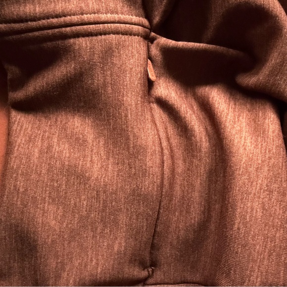 Athleta Altitude Polartec Half Zip Sweatshirt in color Mahogany size Large - Picture 10 of 10